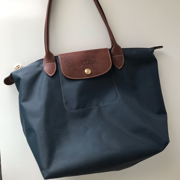 Longchamp Handbags - Longchamp purse